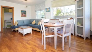 Appartement, 1 chambre, fumeurs, patio | Salle à manger