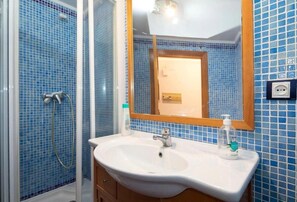 Appartement, 1 slaapkamer, roken, terras | Badkamer