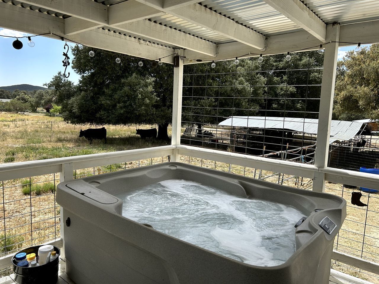 Bañera de hidromasaje al aire libre