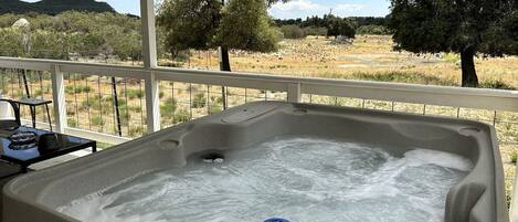 Bañera de hidromasaje al aire libre