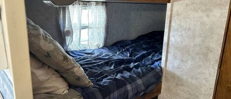 1 habitación, wifi y ropa de cama