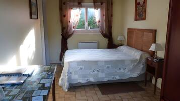 1 bedroom, WiFi, bed sheets