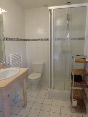 تجهيزات دش، مجففات شعر، مناشف