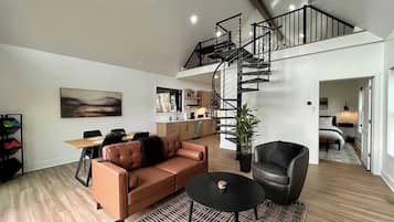 TV, fireplace, offices