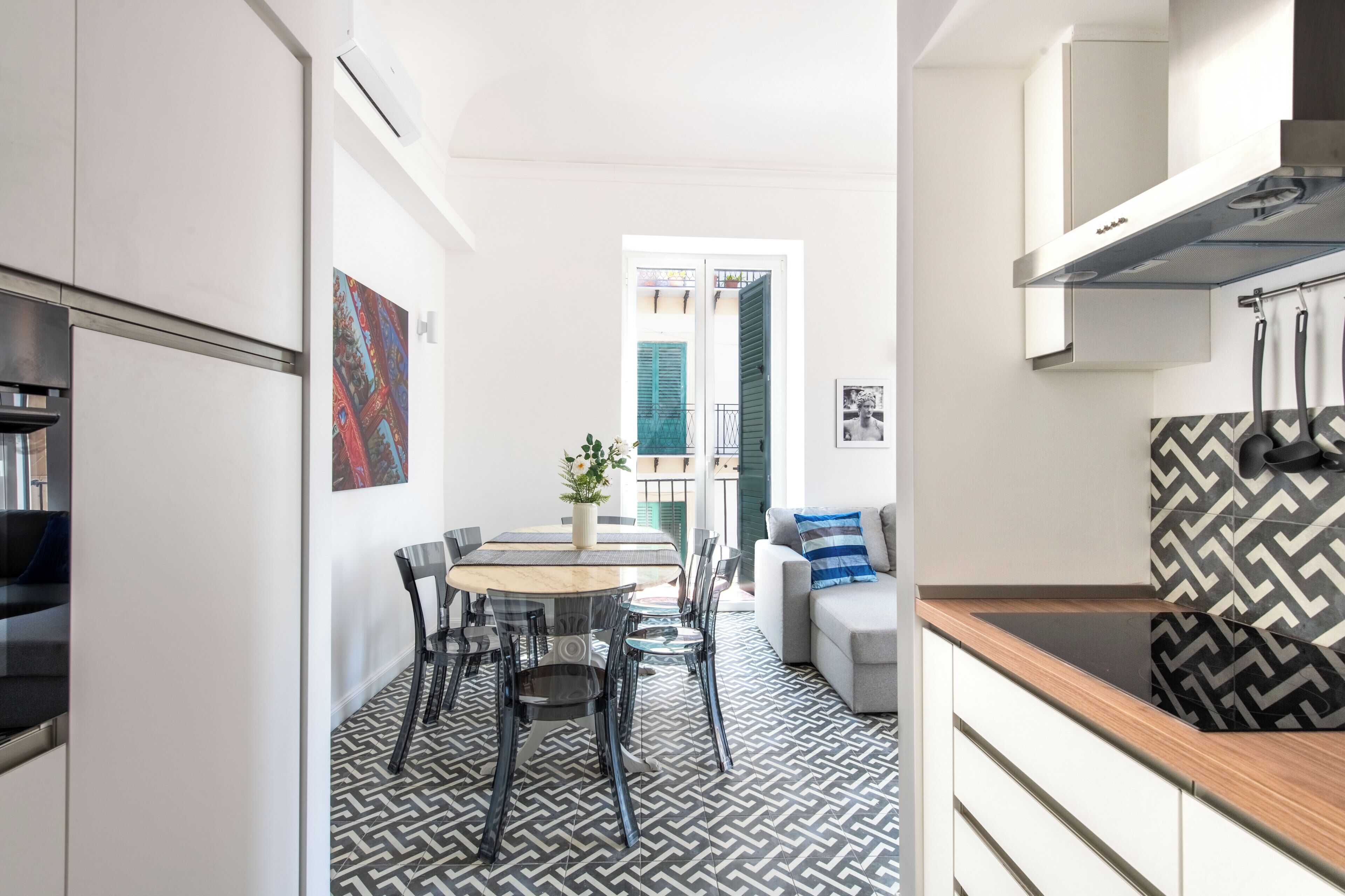 Apartamento, 1 quarto | Área de estar | TV 30 polegadas com canais via satélite