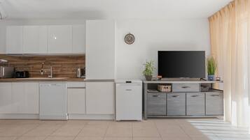 Fridge, microwave, oven, dishwasher