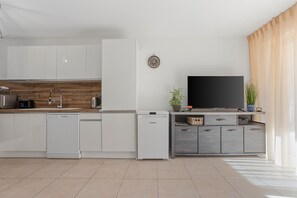 Fridge, microwave, oven, dishwasher