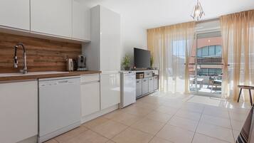 Fridge, microwave, oven, dishwasher