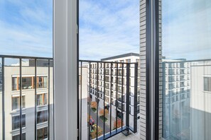 Blackout curtains, iron/ironing board, free WiFi