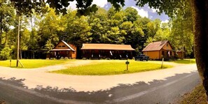 المنشأة من الخارج