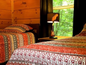 1 bedroom, bed sheets