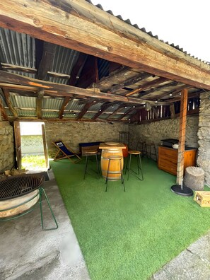 تناول الطعام بالخارج