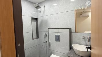 Double Room | Bathroom | Shower, towels, soap, shampoo