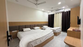 Habitación con 1 cama doble o 2 individuales | Escritorio y wifi gratis