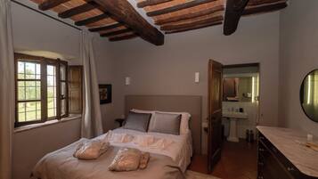 Suite Mewah | Brankas, tirai kedap cahaya, dan Wi-Fi gratis