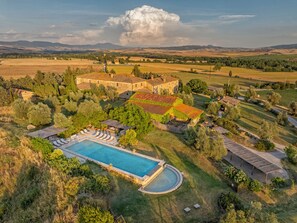 Seasonal outdoor pool, pool loungers - Le Sorbelle D Orcia (Pienza)