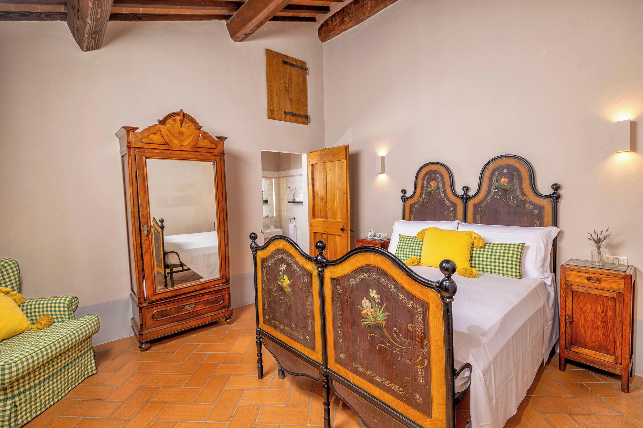 Deluxe Apartment, Hill View | In-room safe, blackout drapes, free WiFi