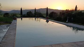 Piscine extérieure (ouverte en saison)