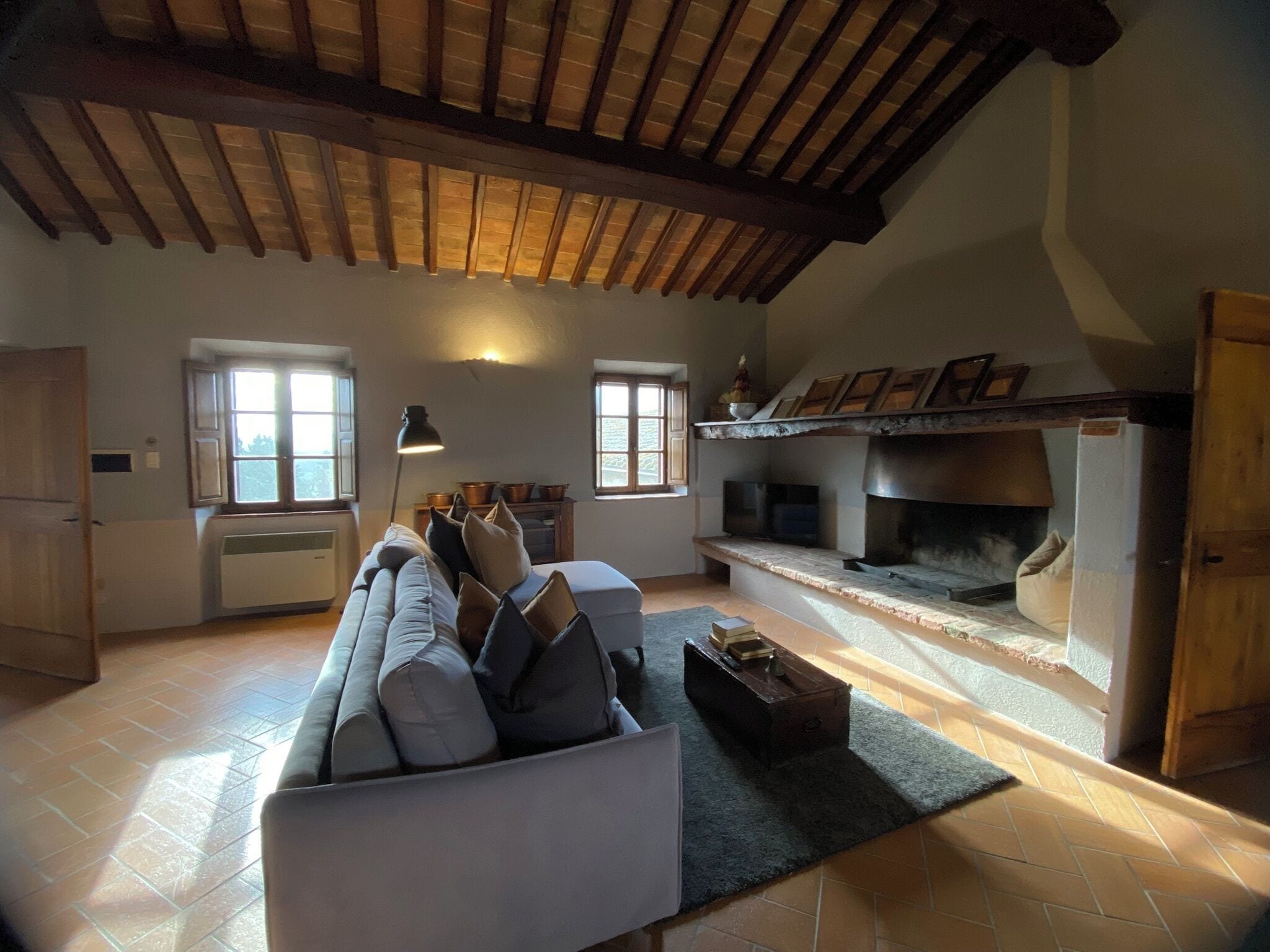 Departamento familiar, vista a la colina | Área de sala de estar