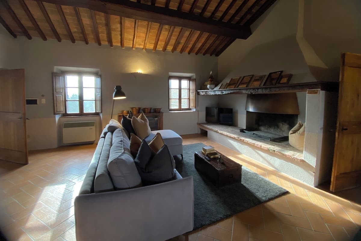 Departamento familiar, vista a la colina | Área de sala de estar