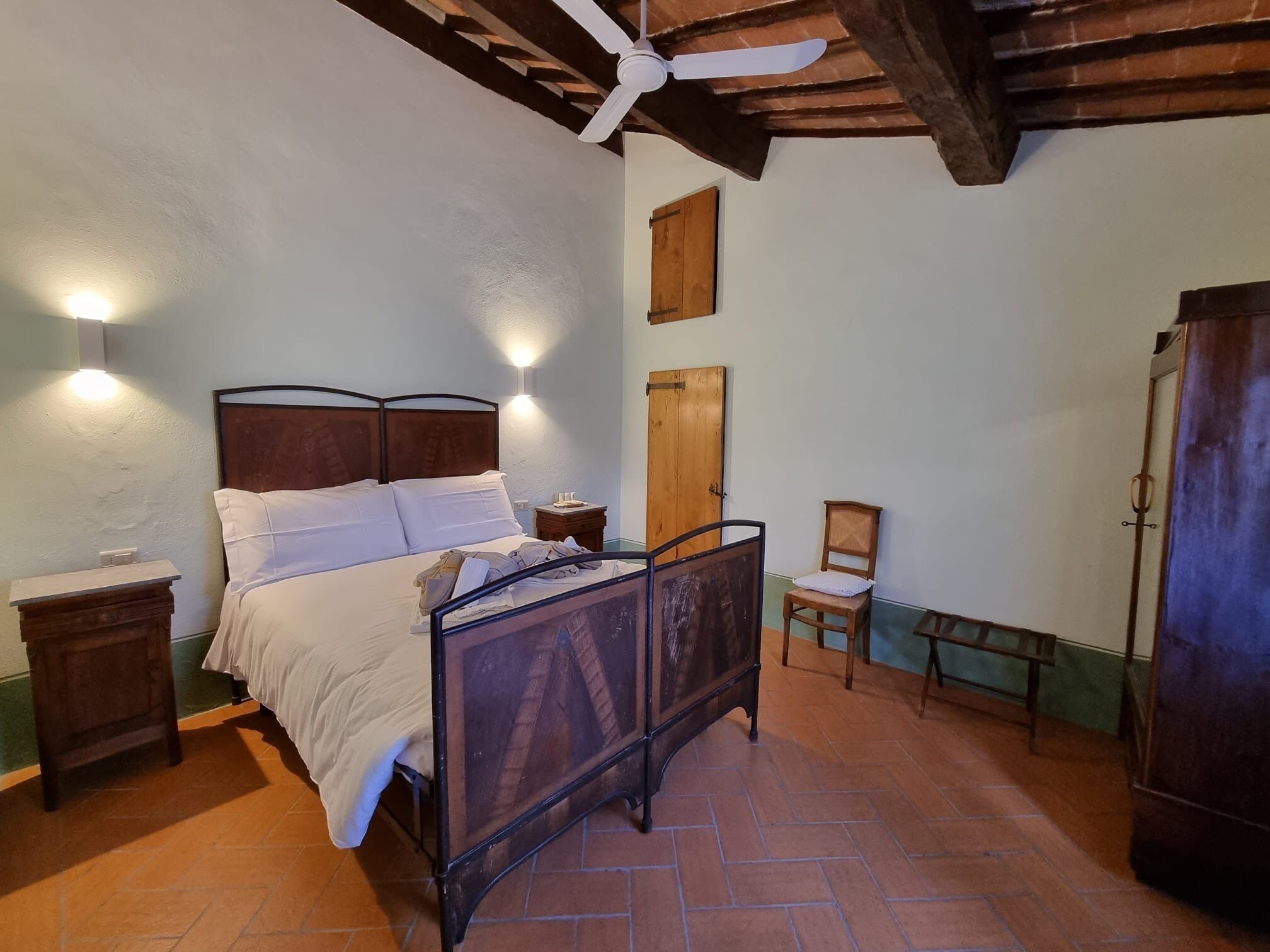 Deluxe Apartment, Hill View | In-room safe, blackout drapes, free WiFi