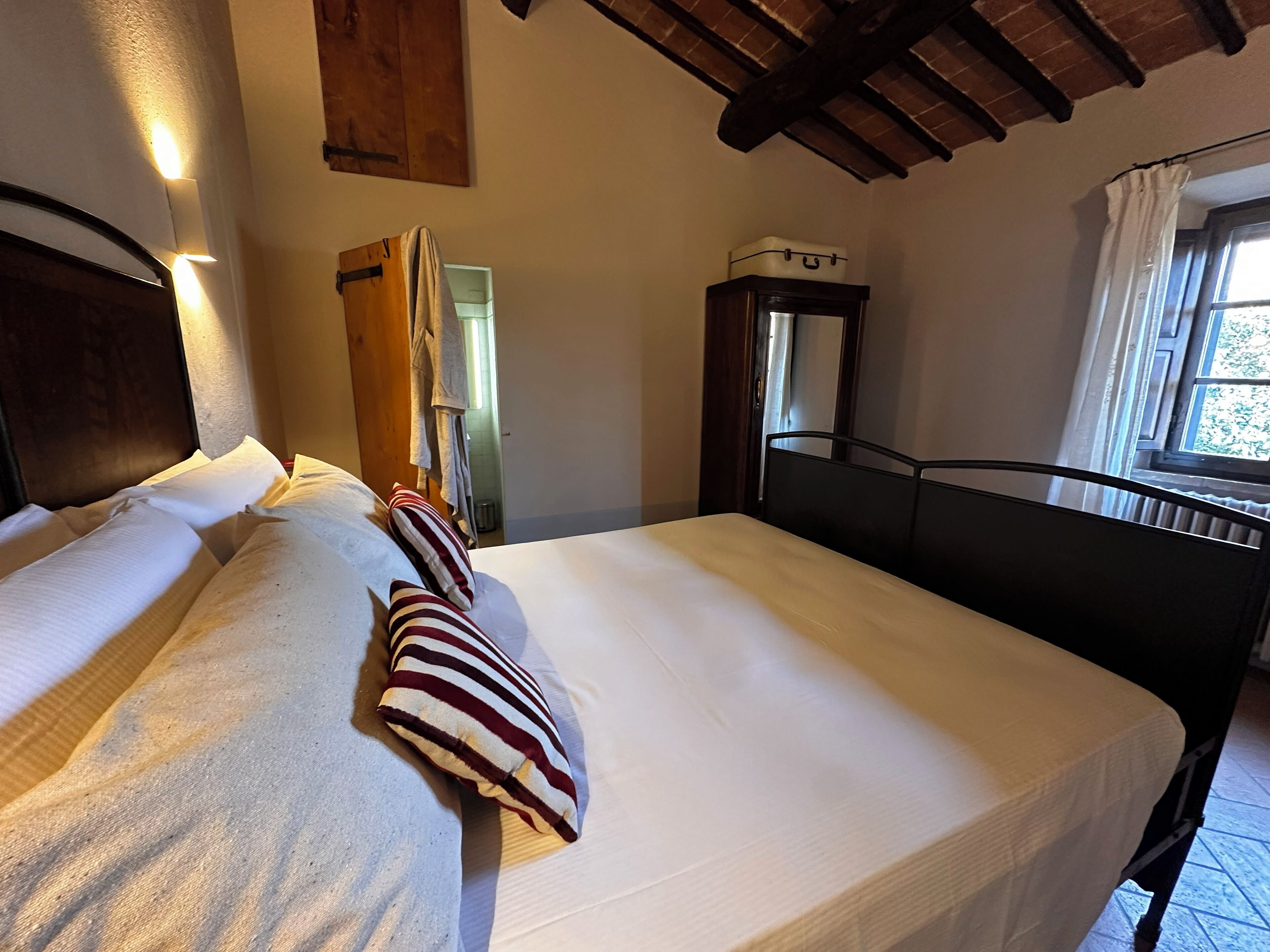 Departamento Deluxe, vista a la colina | Caja de seguridad en la habitación, cortinas blackout y wifi gratis 