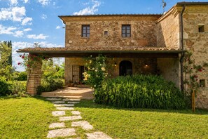 デラックス アパートメント ガーデンビュー | セーフティボックス (室内)、遮光カーテン、WiFi (無料)