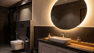 Camera Premium | Bagno | Doccia, articoli per l'igiene personale ecosostenibili, pantofole, bidet