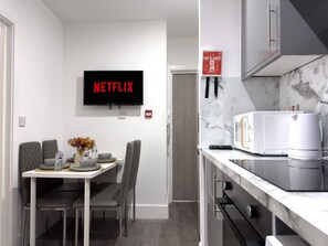 ميكروويف، فرن، موقد طهي مسطح، محمصة خبز