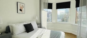 Pearl House - Delightful 3-4 Bedroom Coastal Getaway