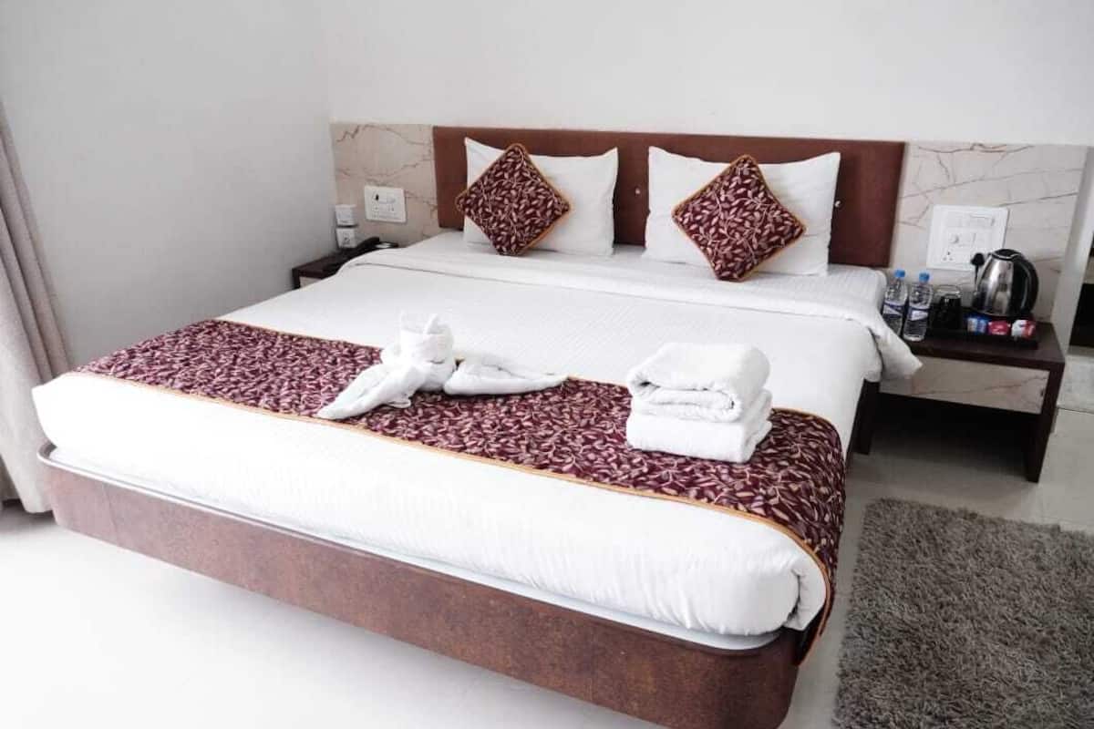 Executive Double Room, Balcony, Garden View | Executive lounge