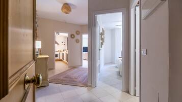 2 makuuhuonetta, silitysrauta/-lauta, Wi-Fi