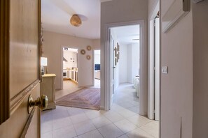 2 makuuhuonetta, silitysrauta/-lauta, Wi-Fi