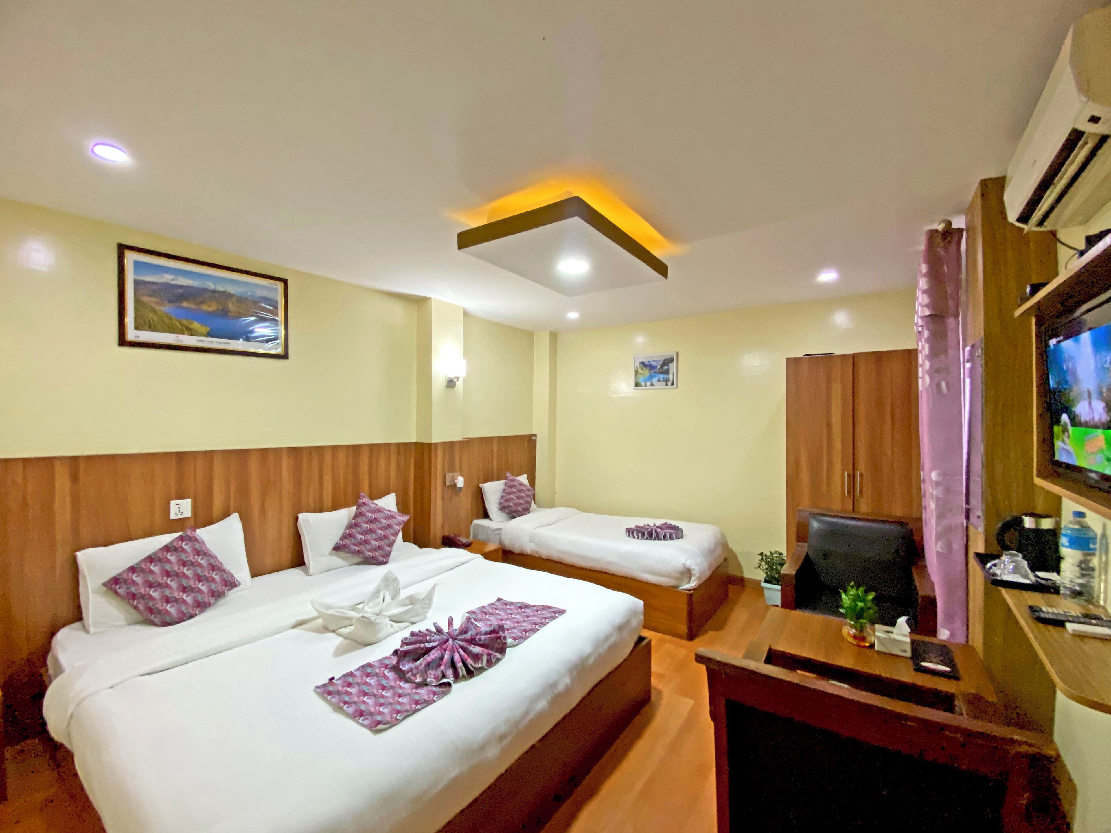 Deluxe Double or Twin Room, City View | Desk, laptop workspace, free WiFi