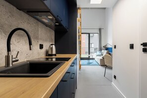 냉장고, 쿡탑, 식기 세척기, 조리 도구/접시/주방 기구