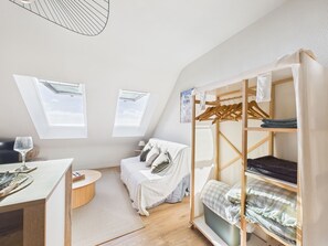 1 habitación, tabla de planchar con plancha, internet y ropa de cama 