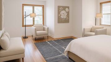 3 habitaciones, tabla de planchar con plancha, wifi y ropa de cama