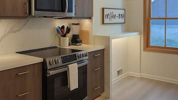 Refrigerador, microondas, parrilla de estufa y lavavajillas