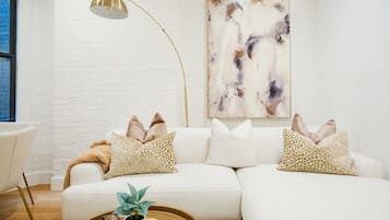 Apartment, 2 Bedrooms, Kitchen | Living area