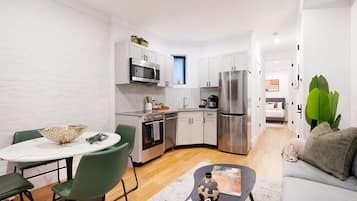 Apartment, 2 Bedrooms | Living area