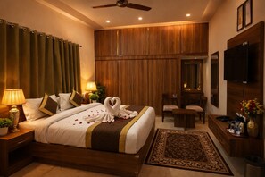 Executive Room | Laptop workspace, free WiFi, bed sheets - The Golden Villa (Prayagraj)