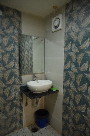 Super Deluxe Room | Bathroom