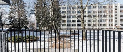 المنطقة المحيطة بالمنشأة