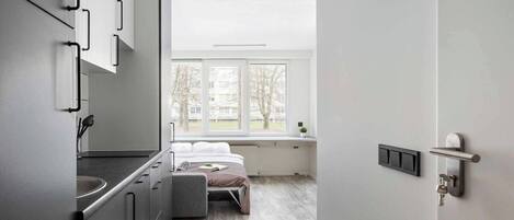 Iron/ironing board, WiFi, bed sheets