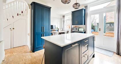 Charming Two-Bedroom Home in London