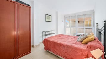 Bügeleisen/Bügelbrett, WLAN, Bettwäsche