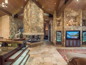 Interior - Private Estate 🏔️ 9,400 sq ft ✨ Game Room 🎱 Steam Sauna 💦 1.5 Acres 🧖‍♀️ Spa (Silverthorne)