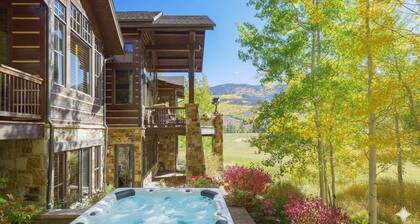 Private Estate 🏔️ 9,400 sq ft ✨ Game Room 🎱 Steam Sauna 💦 1.5 Acres 🧖♀️ Spa