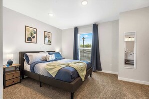 2 bedrooms, desk, iron/ironing board, WiFi