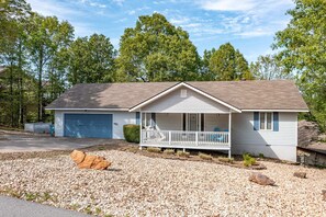 Exterior - McKenzie House, Perfect for the Family (Bella Vista)